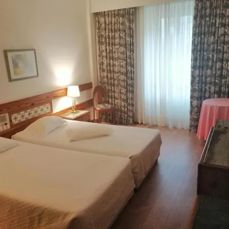 Universal 3* Geres