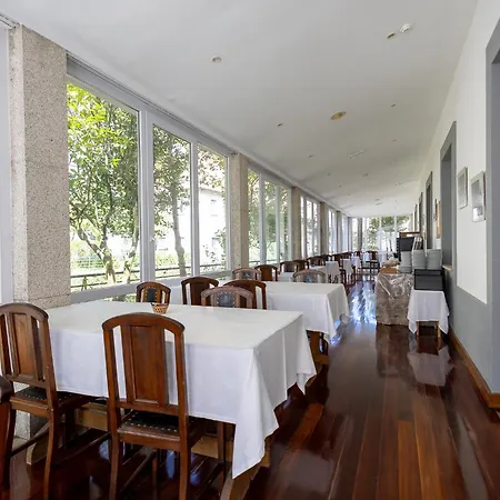 Universal Otel Geres