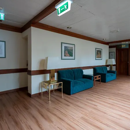 Universal Otel Geres