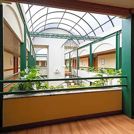 Universal Hotel Geres
